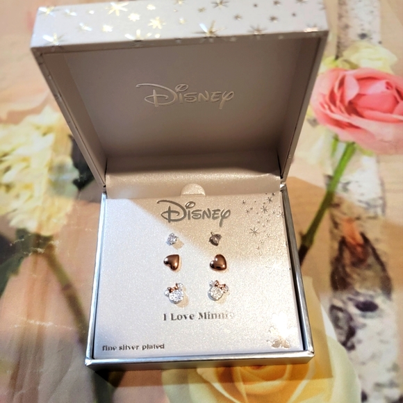 NWT NEW Disney 3 pairs earrings Minnie mouse